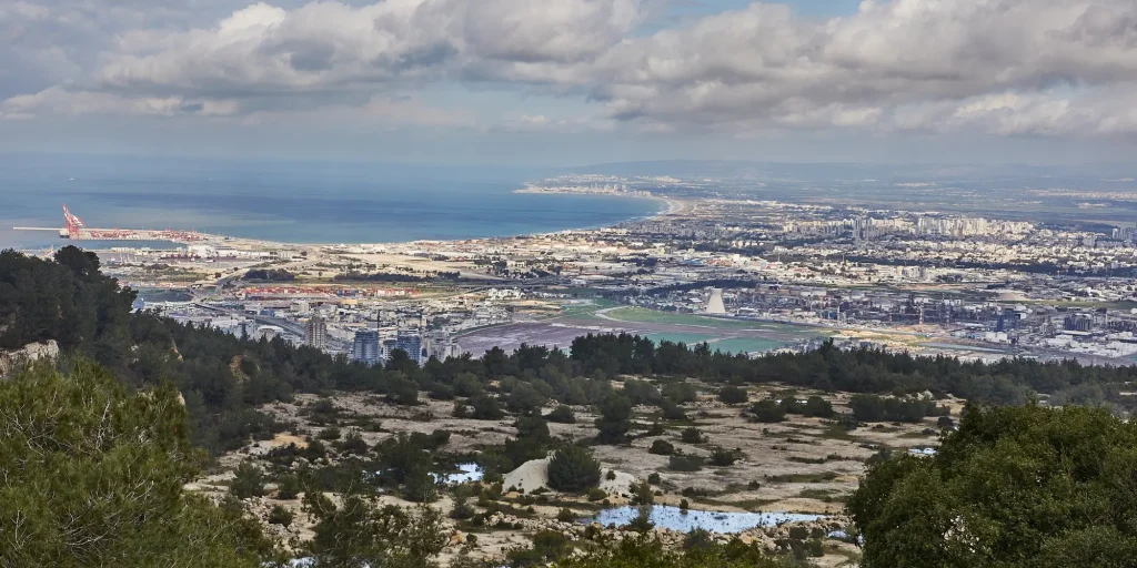 העיר חיפה